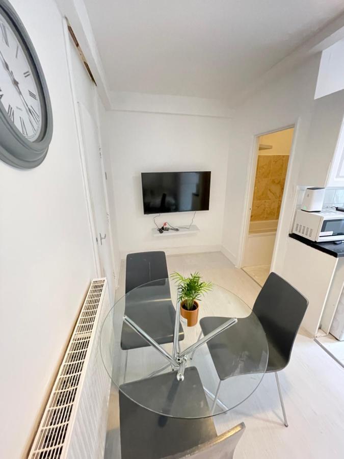 One Bedroom Flat Miles Лондон Экстерьер фото